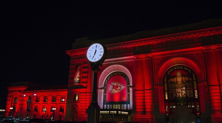 Score Big with Family Fun at Missouri’s Sporting Events: A Guide